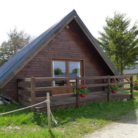 Chalet Familial Pres De Vichy, Terrasse, Animaux Acceptes - Fr-1-489-274 Le Vernet  Luaran gambar